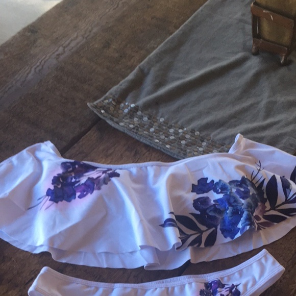 Sexy ruffle off shoulder bikini top - Picture 4 of 7